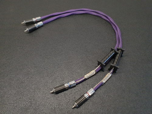 Hydra Black Hole Pure Ag Ezüst 60CM RCA összekötőkábel 1db fejlesztési példány
