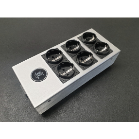   Zeus Power Station II Ultra High-End hálózati elosztó 1db!